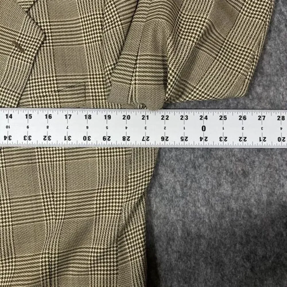 Saks Fifth Avenue Men's Sport Coat 41R Beige Plaid 2 Button Single Breasted Mani